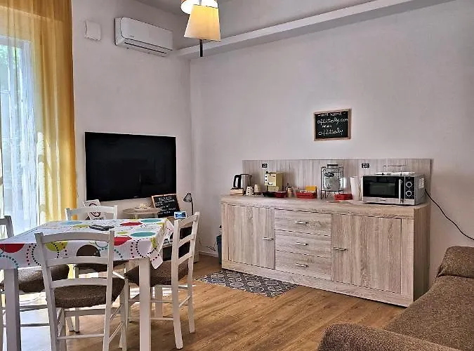 La Ca\' Bianca Affittaly Apartments