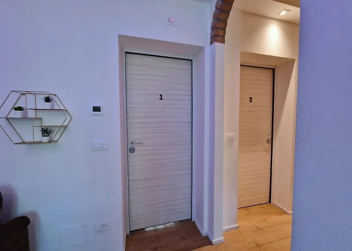 La Ca\' Bianca Affittaly Apartments